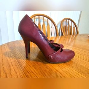 American Eagle Size 10 Maroon Heels with Strap & Button Decor